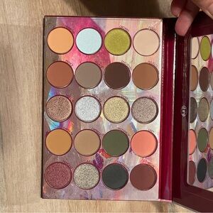 Vibrant Eyeshadow Palette